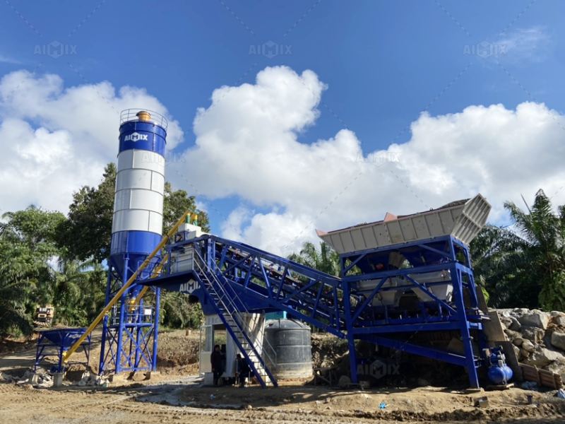 small mobile type concrete batch plant